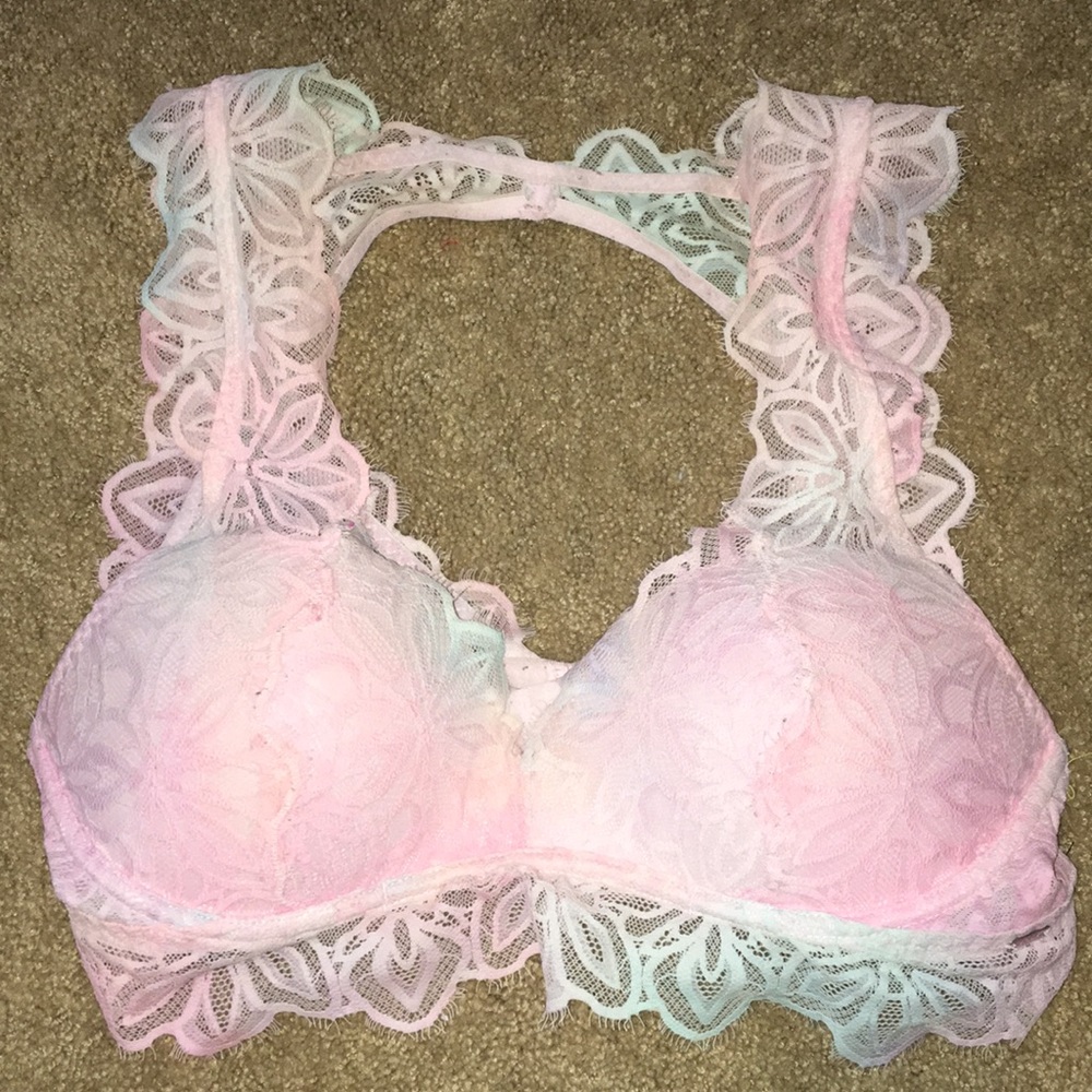 Pink Victoria’s Secret push up date bra
